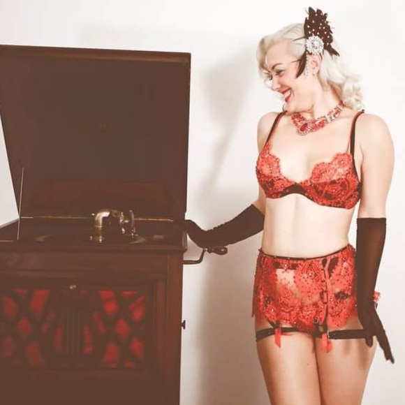 Agent Provocateur Soiree Lingerie Set - Picture 3 of 7